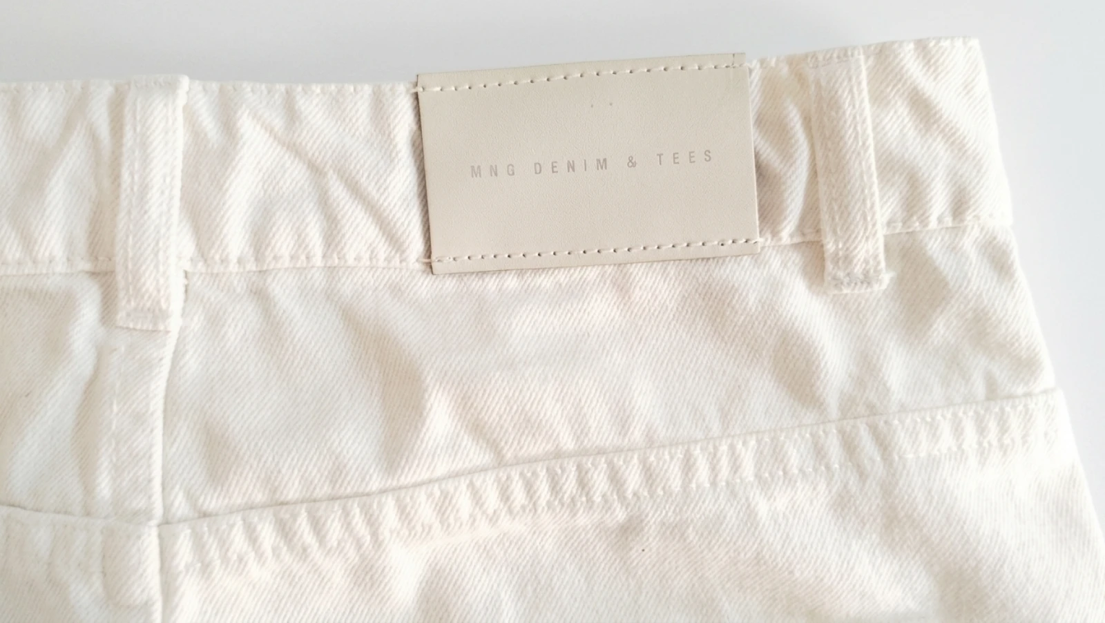 Title: White Denim Mini Skirt Mango (MNG Denim) - Frayed Hem – photo 3